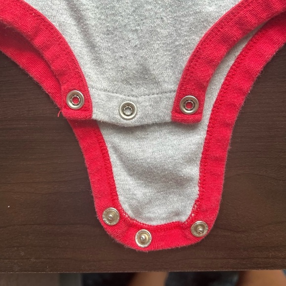 Disney Parks “Future Prince Charming” Graphic Onesie size 18M - Picture 6 of 8